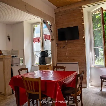 Les Tilleuls Besse-et-Saint-Anastaise Exterior photo