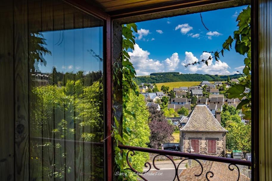 Les Tilleuls * Besse-et-Saint-Anastaise